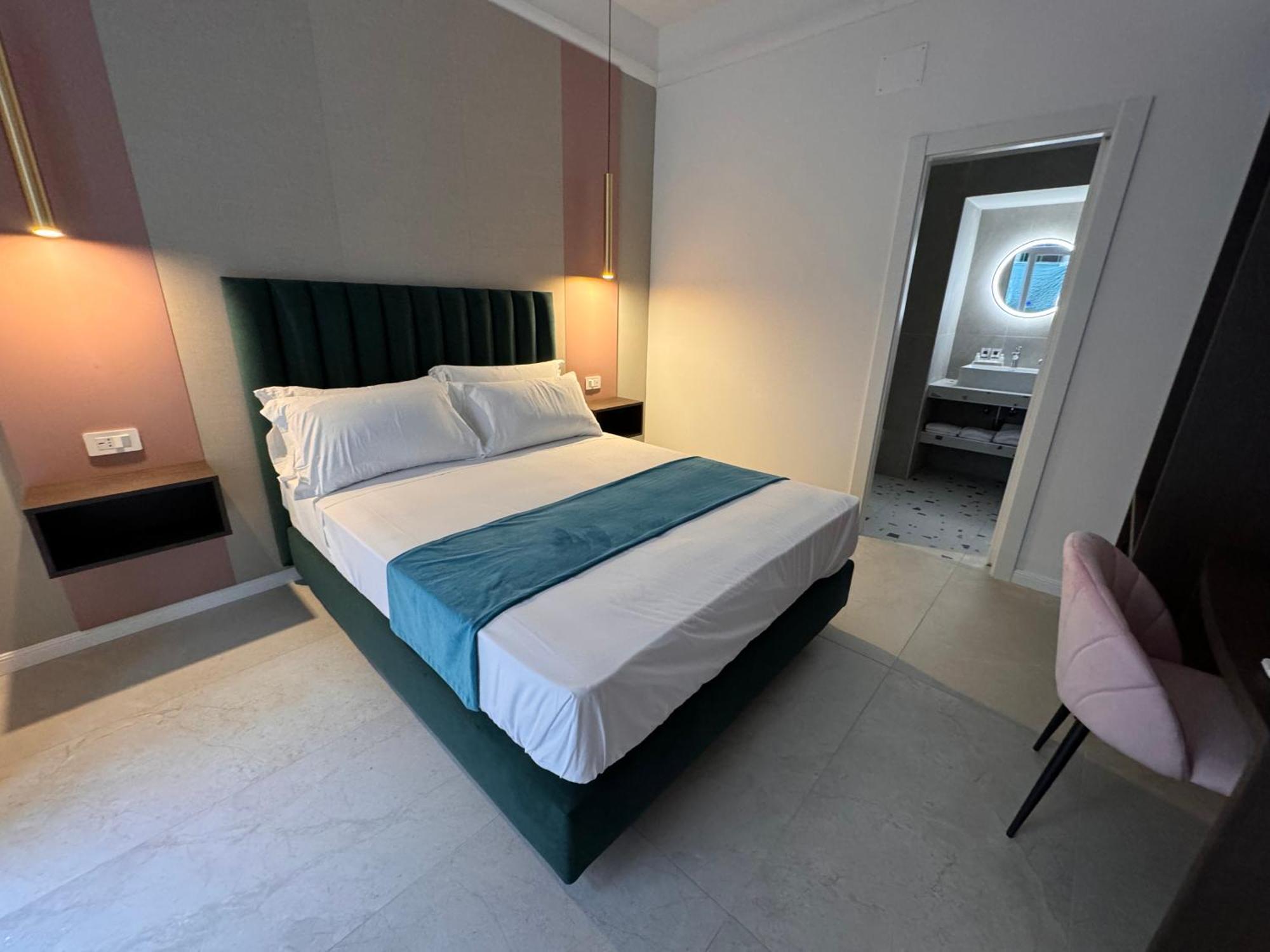Hotiday Room Collection - Napoli Museo Suite Exterior foto