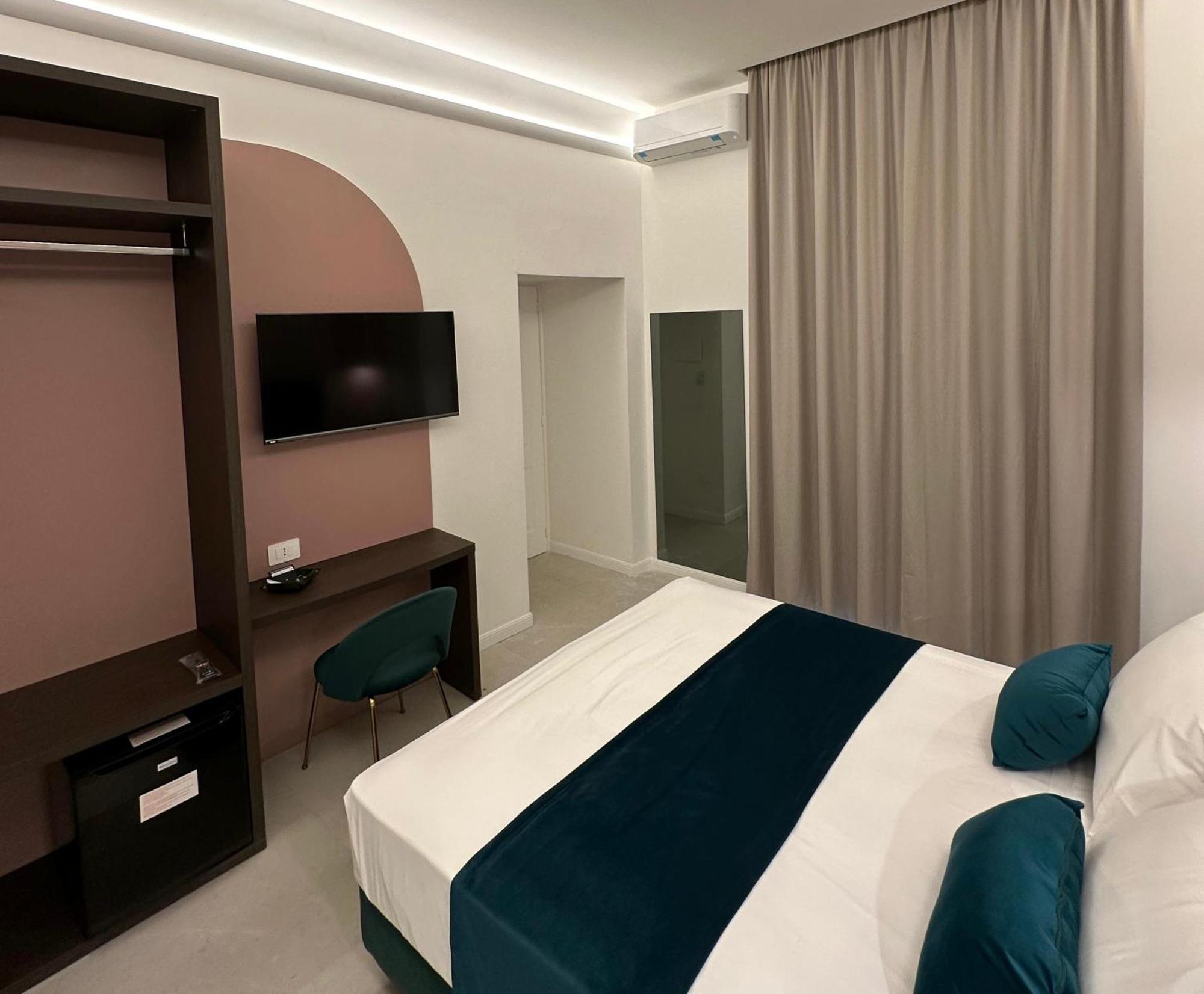 Hotiday Room Collection - Napoli Museo Suite Exterior foto