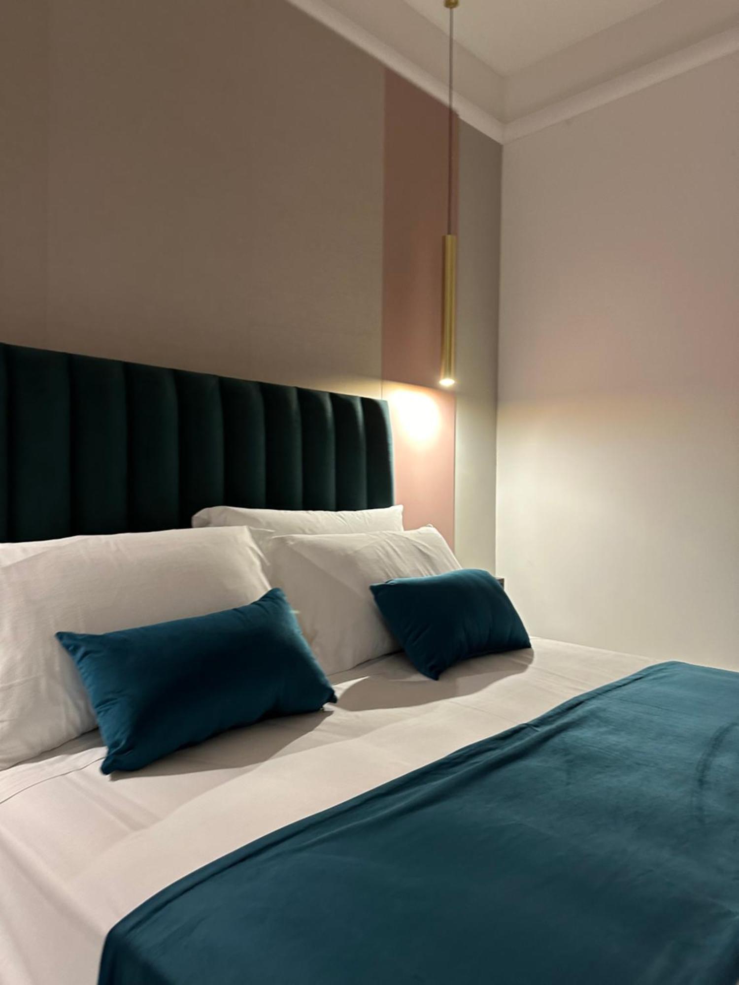 Hotiday Room Collection - Napoli Museo Suite Exterior foto