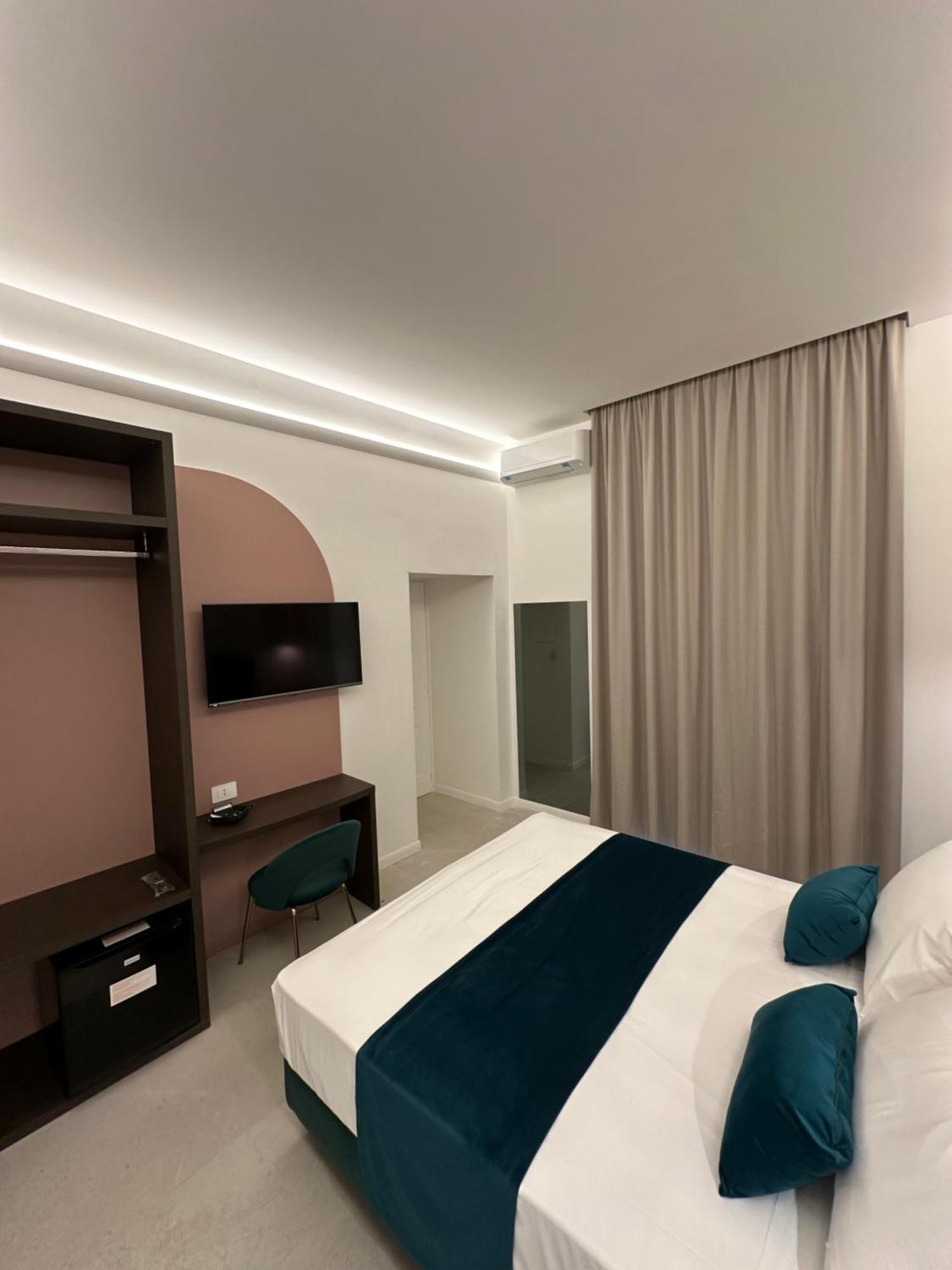 Hotiday Room Collection - Napoli Museo Suite Exterior foto