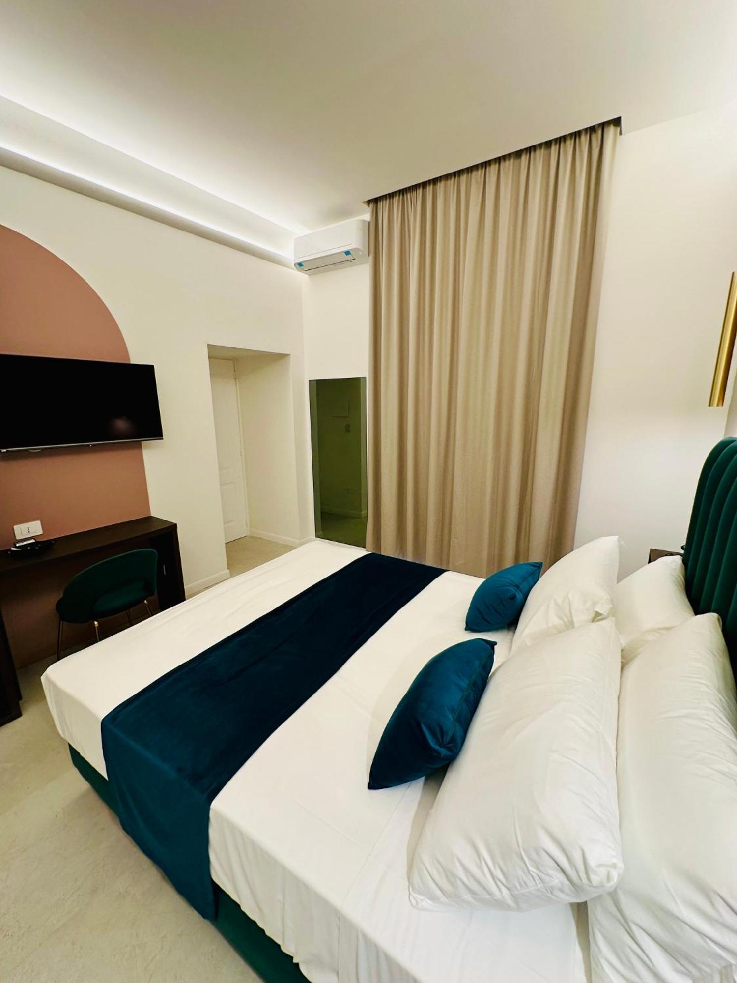 Hotiday Room Collection - Napoli Museo Suite Exterior foto